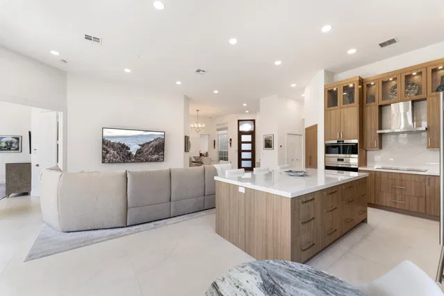 Woodfield Country Club Residence photo 15