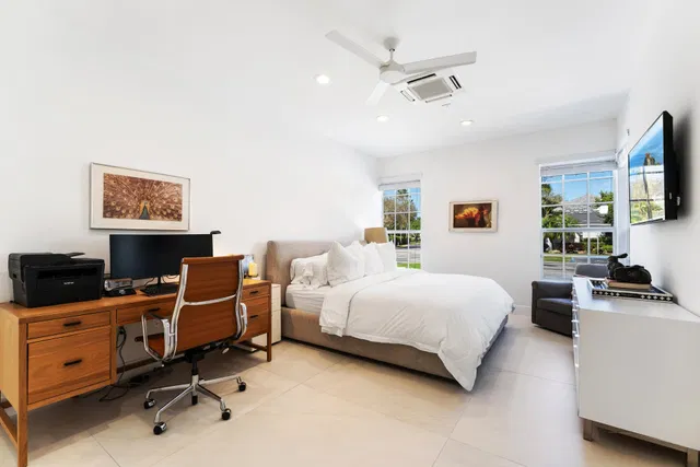 Woodfield Country Club Residence photo 32
