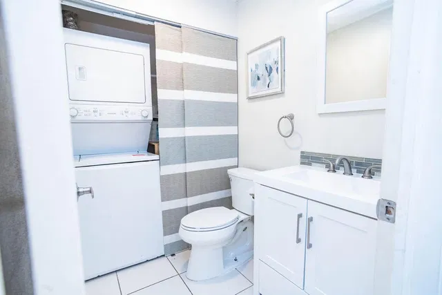Unit 124 photo 7