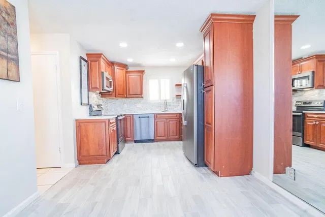 Unit 124 photo 9
