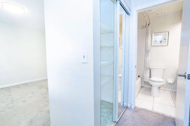 Unit 124 photo 19