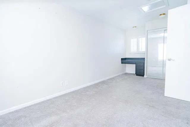 Unit 124 photo 25