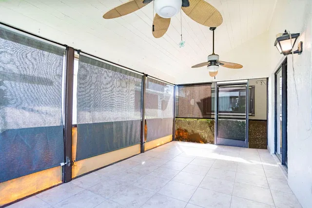 Unit 124 photo 32