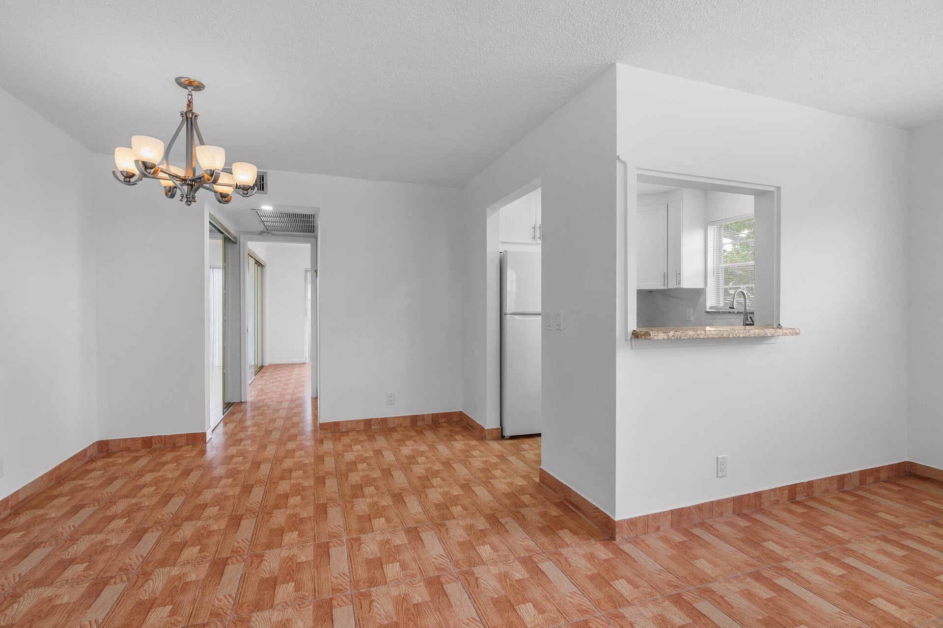Residence photo 12