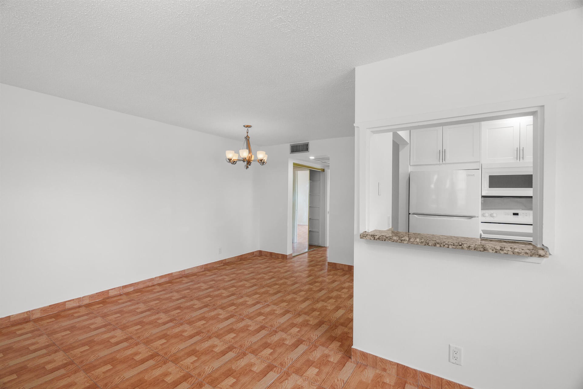 Residence photo 17