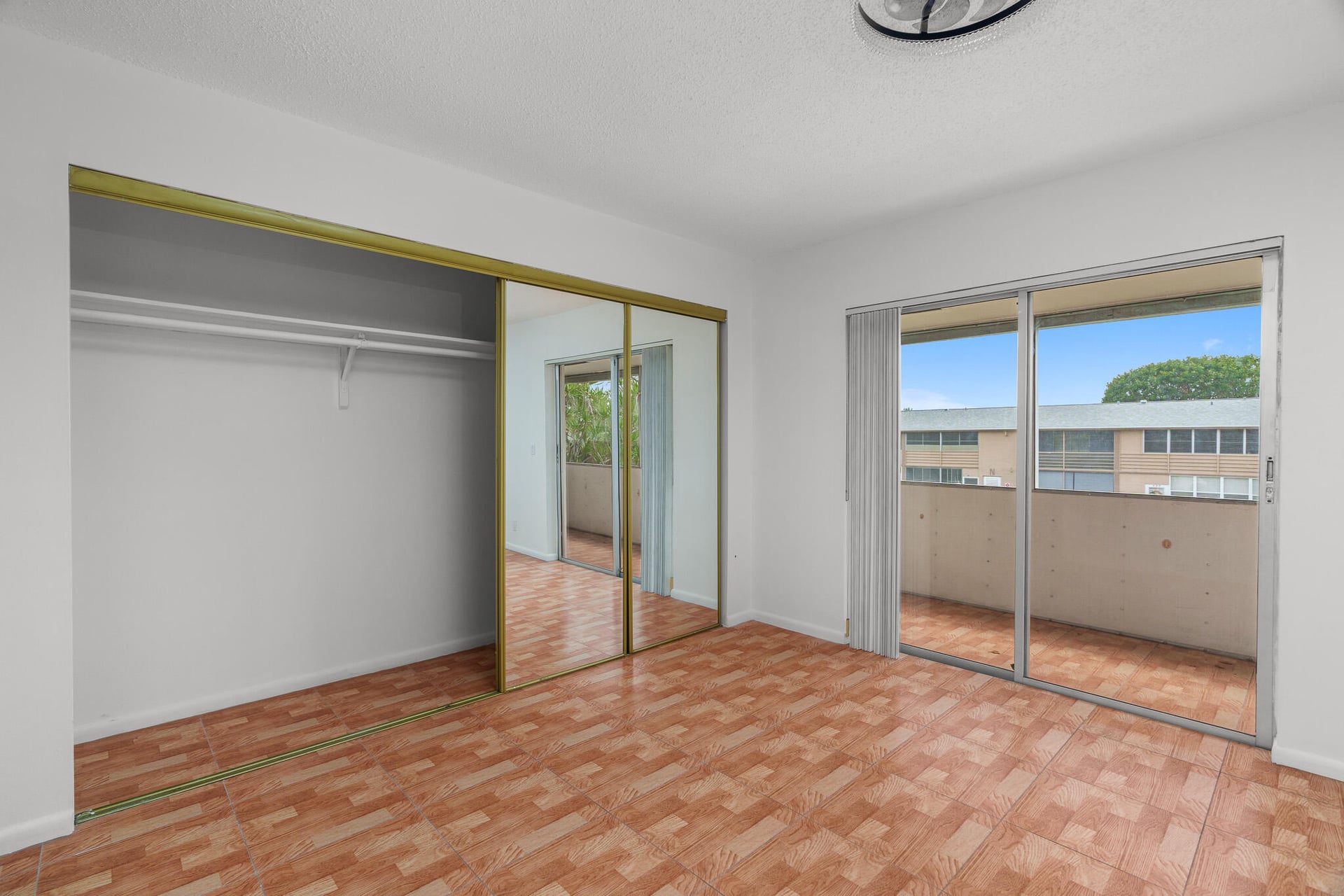 Residence photo 24