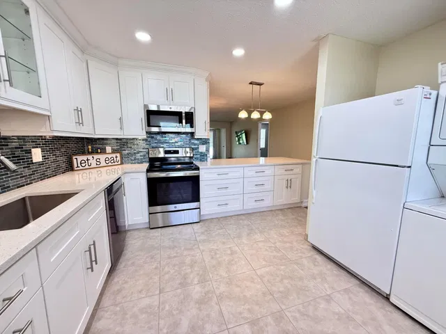 Unit 202 photo 3