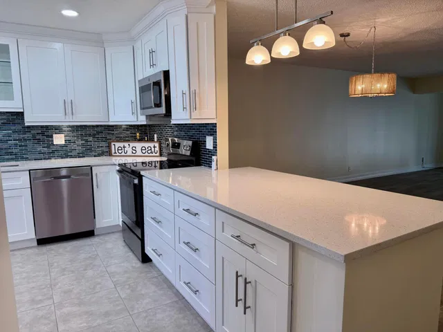Unit 202 photo 6