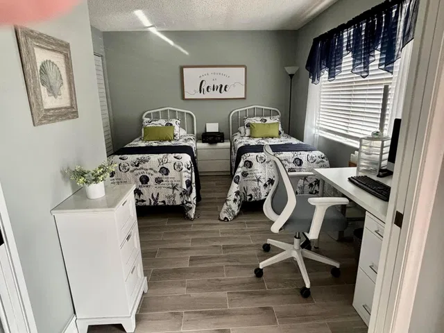 Unit 202 photo 10