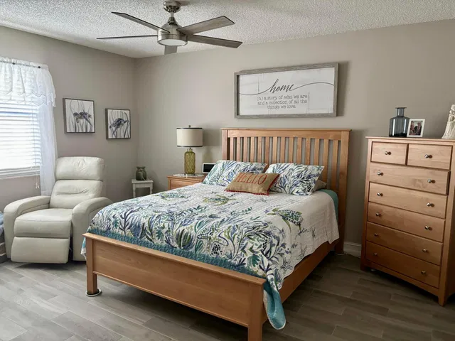 Unit 202 photo 12