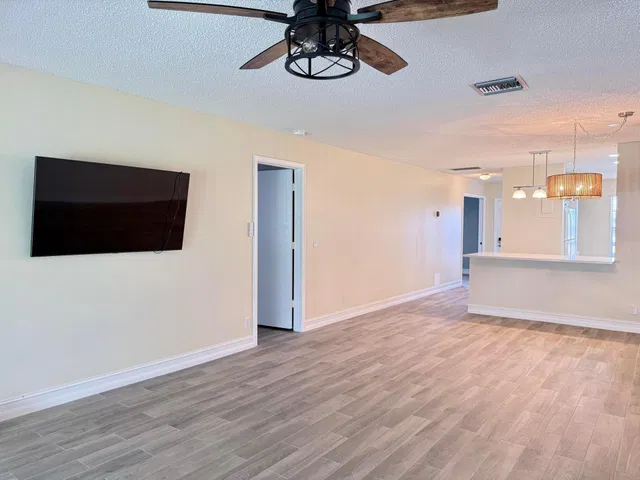 Unit 202 photo 15