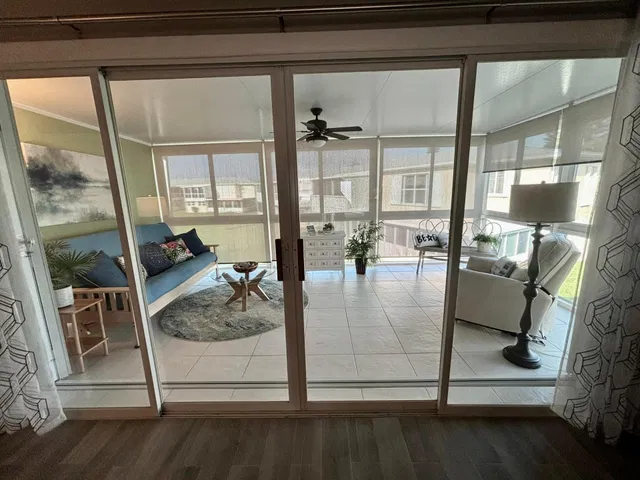 Unit 202 photo 18
