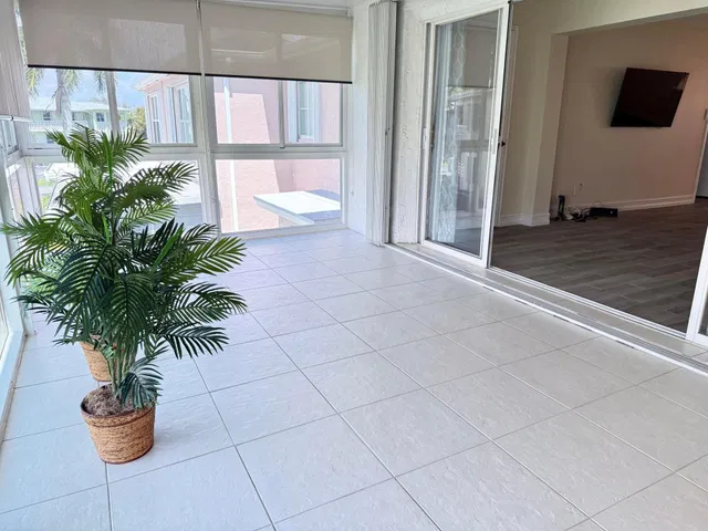 Unit 202 photo 20
