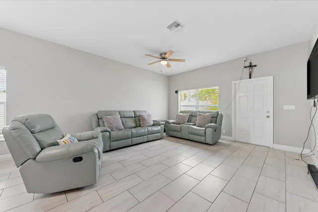  Residence photo 13