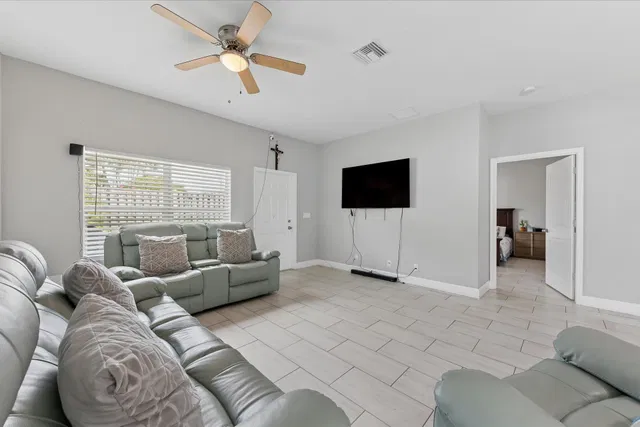  Residence photo 16