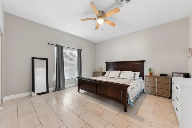  Residence photo 17