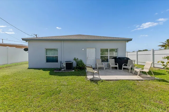  Residence photo 30