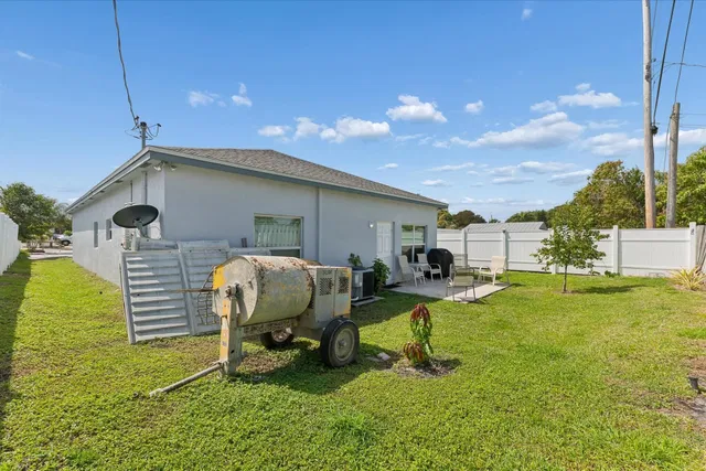  Residence photo 32