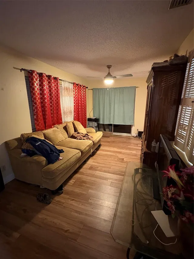 Residence photo 10