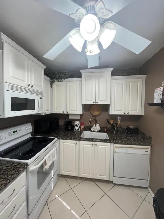  Residence photo 8
