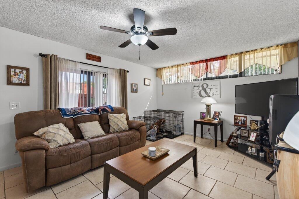 Residence photo 15