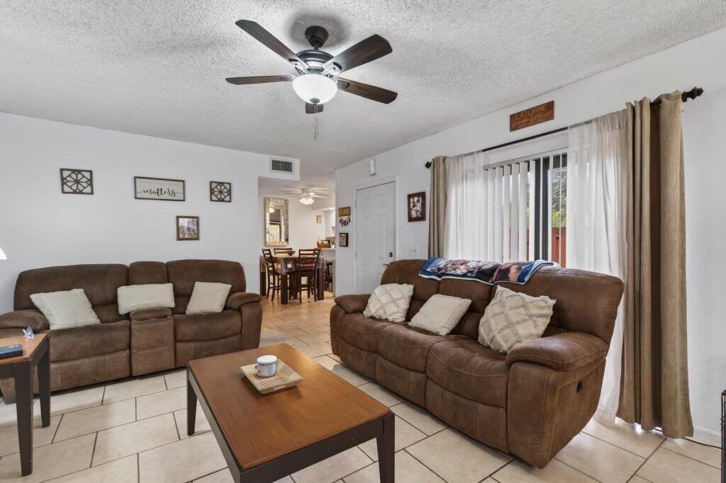  Residence photo 17