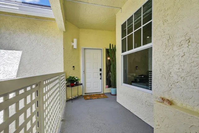 Residence photo 5