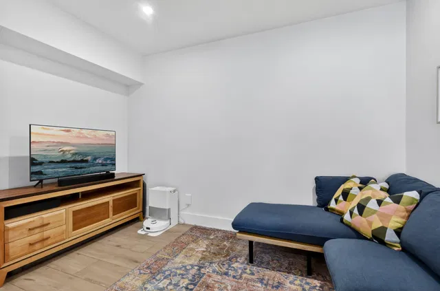 Residence photo 12
