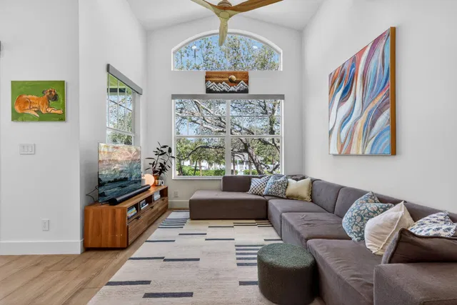 Residence photo 31