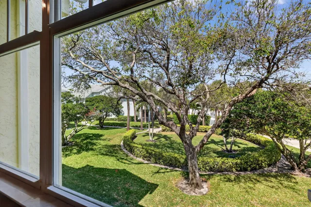 Residence photo 41
