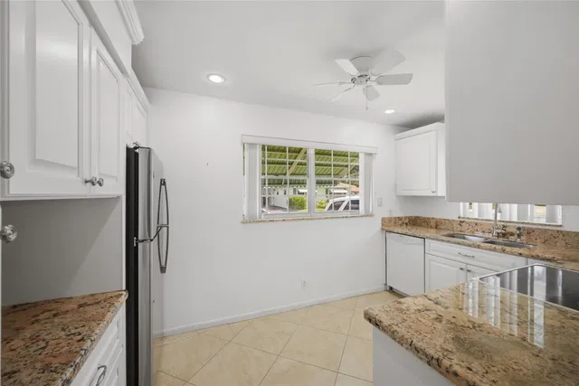 Unit 602 photo 16
