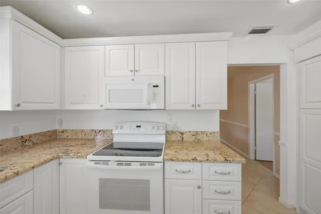 Unit 602 photo 18