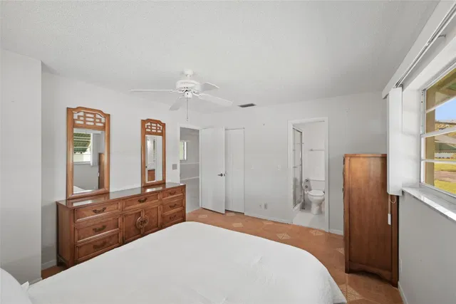 Unit 602 photo 22