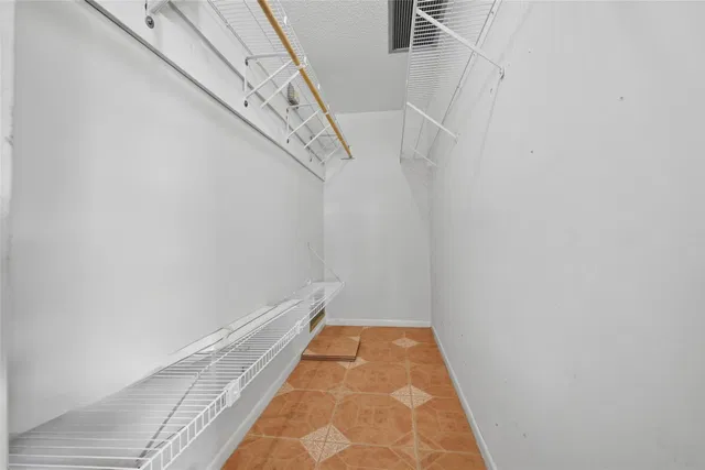 Unit 602 photo 24