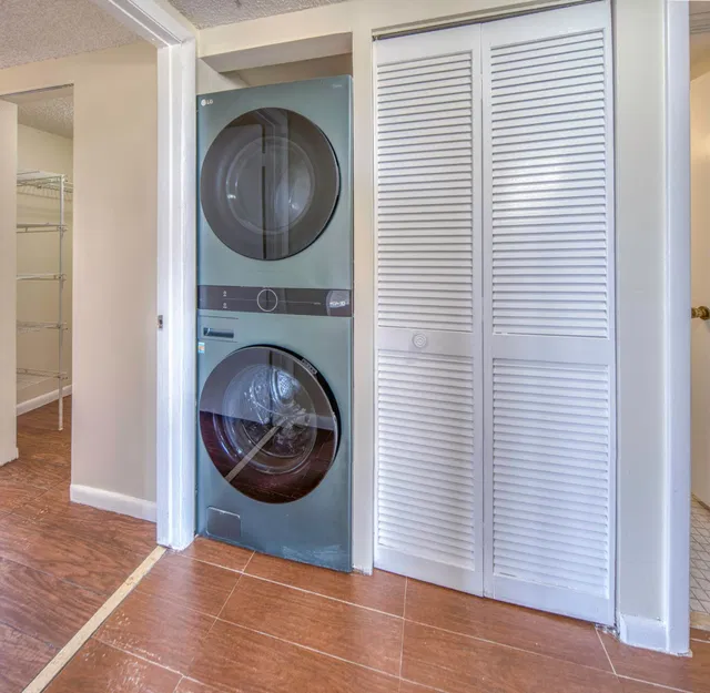 Unit 412 photo 21