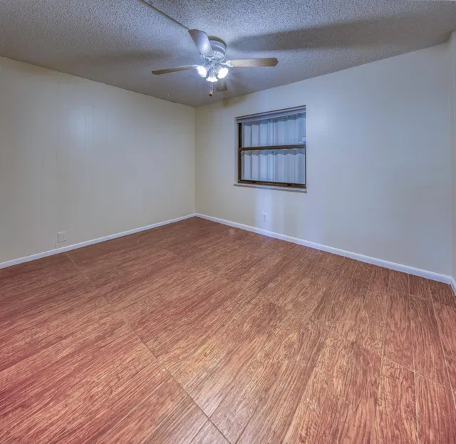 Unit 412 photo 24