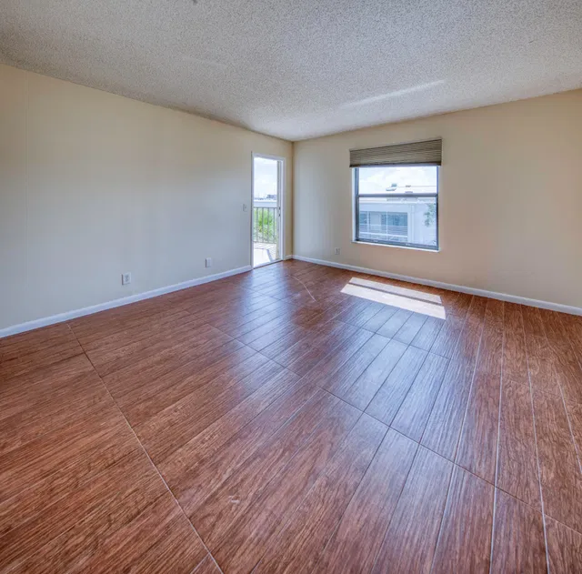 Unit 412 photo 27