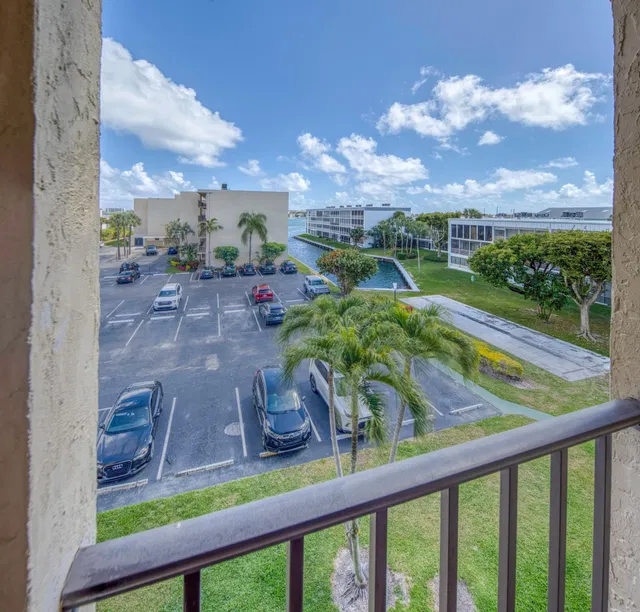 Unit 412 photo 30