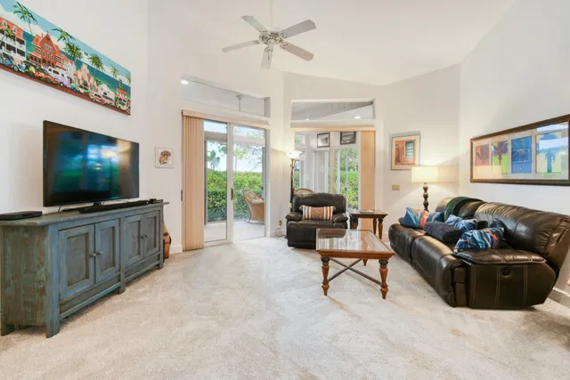 Harbour Ridge Residence photo 16