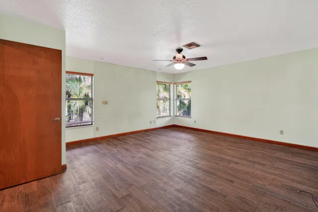 Residence photo 17