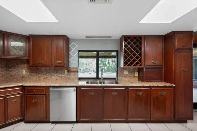 Residence photo 20