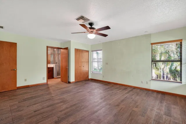 Residence photo 25
