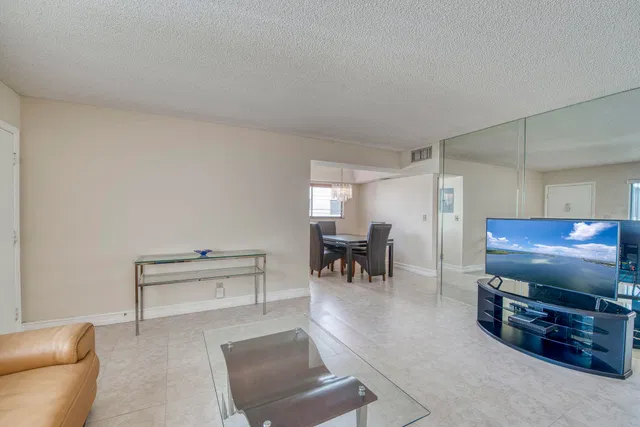  Unit 215 photo 5
