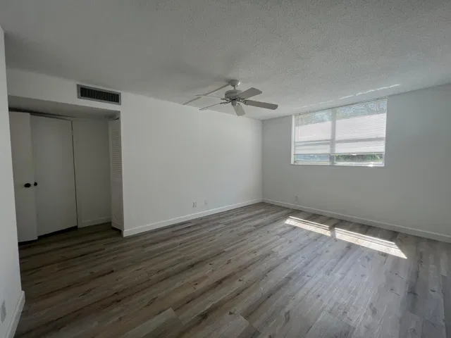 Unit 114 photo 6
