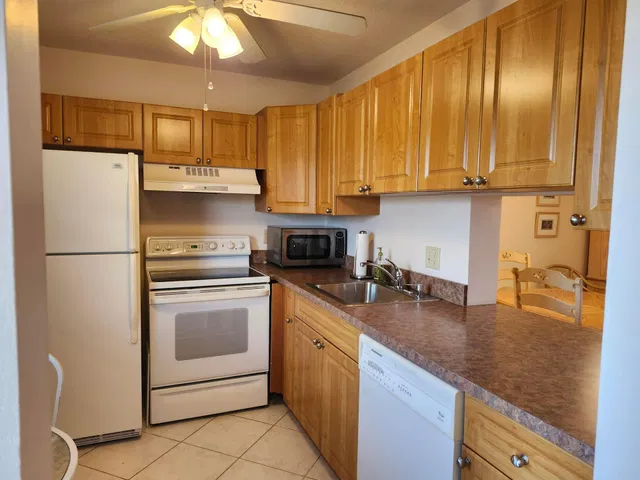 Unit 408 photo 6