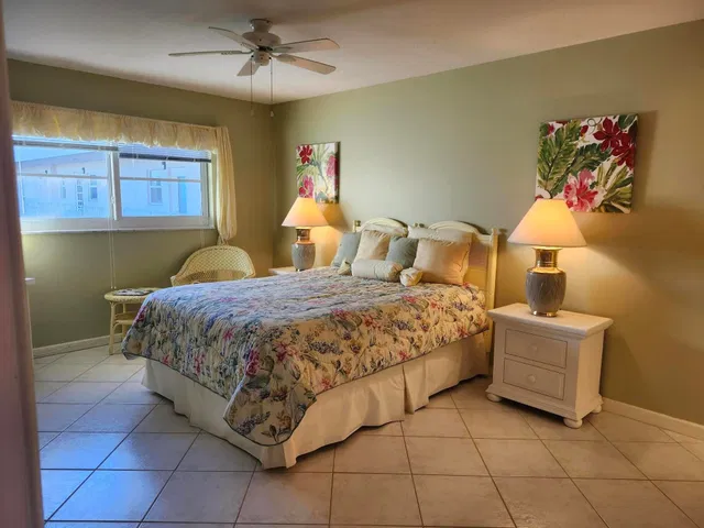 Unit 408 photo 11
