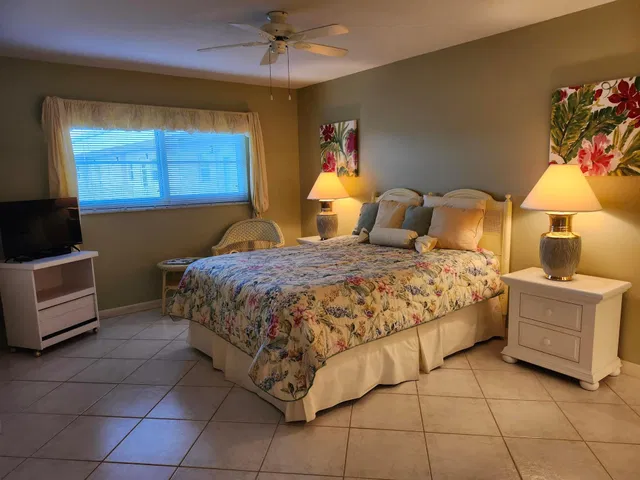 Unit 408 photo 12