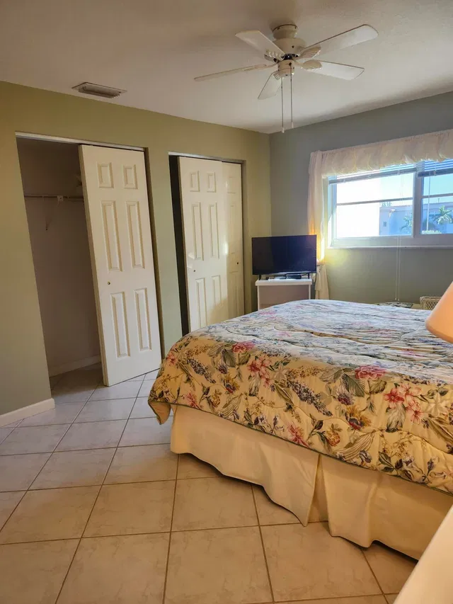 Unit 408 photo 16