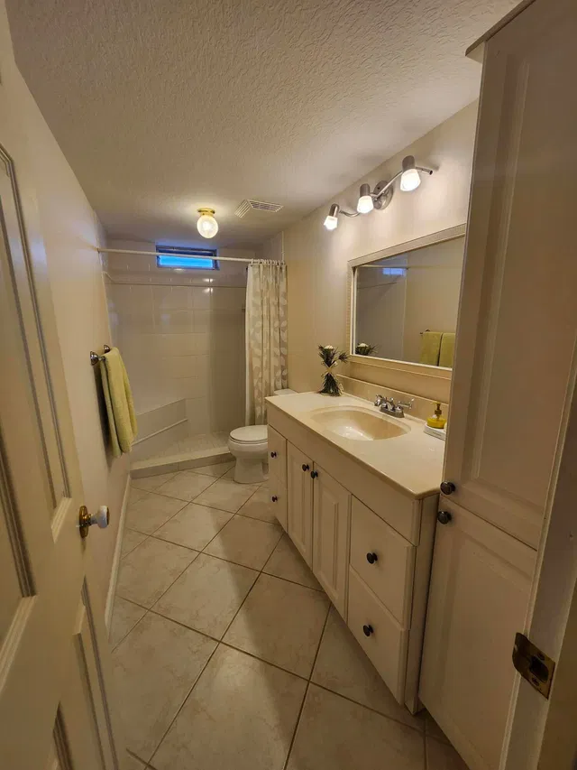Unit 408 photo 19