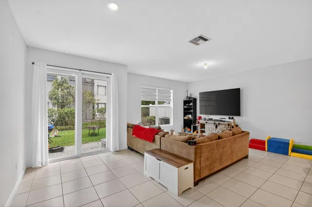 Residence photo 14